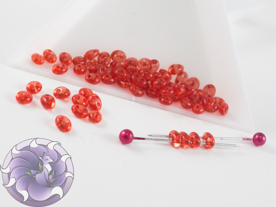 Twin 2-Hole 2.5x5mm Transparent Red Dyed 3г